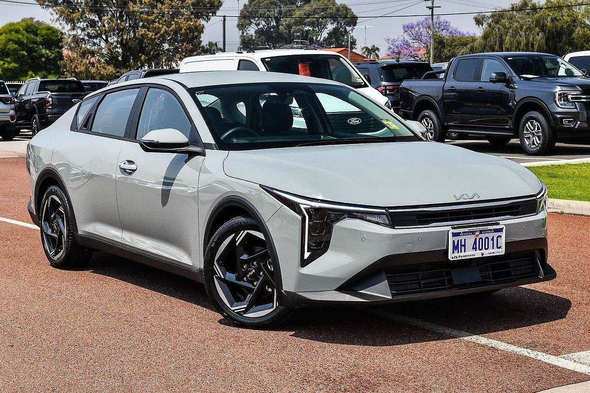 2025 Kia K4 Sport CL4m