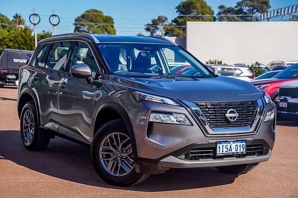 2025 Nissan X-TRAIL ST T33