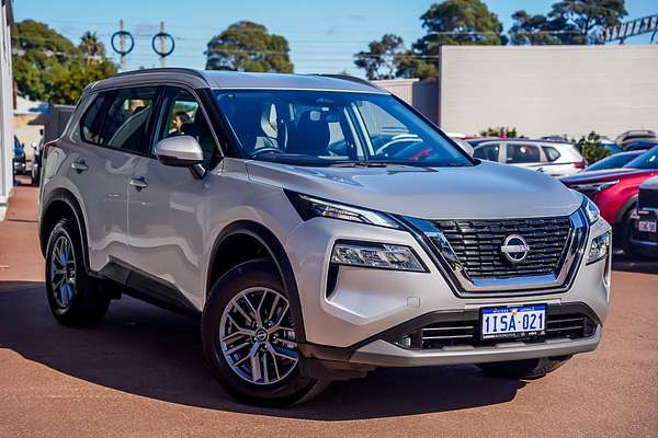 2025 Nissan X-TRAIL ST T33