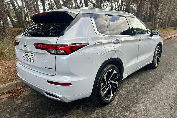2022 Mitsubishi Outlander Exceed ZM thumb-10