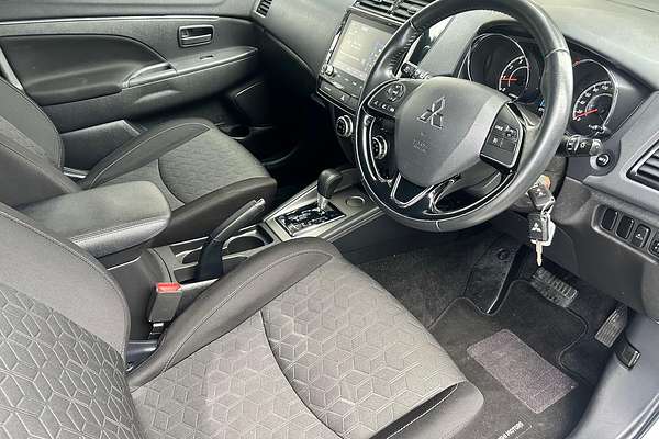2020 Mitsubishi ASX ES XD thumb-7