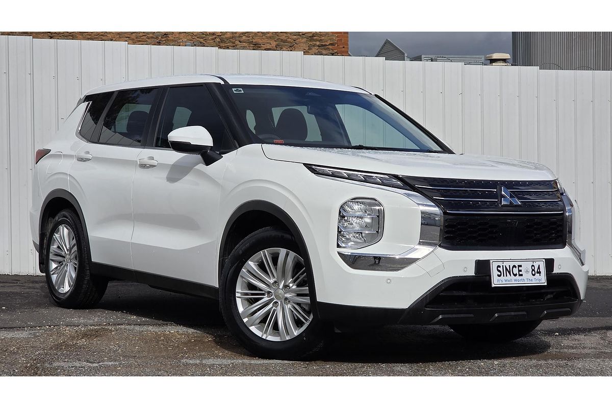 2024 Mitsubishi Outlander ES ZM