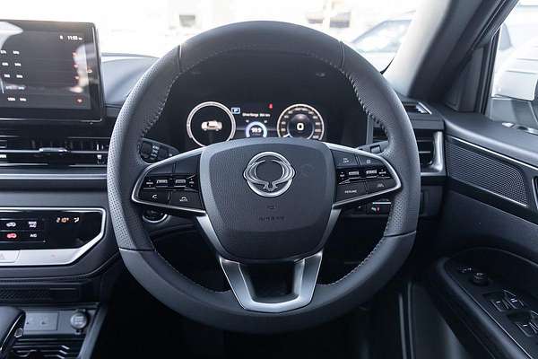 2025 KGM Musso ELX Q261 4X4 thumb-24