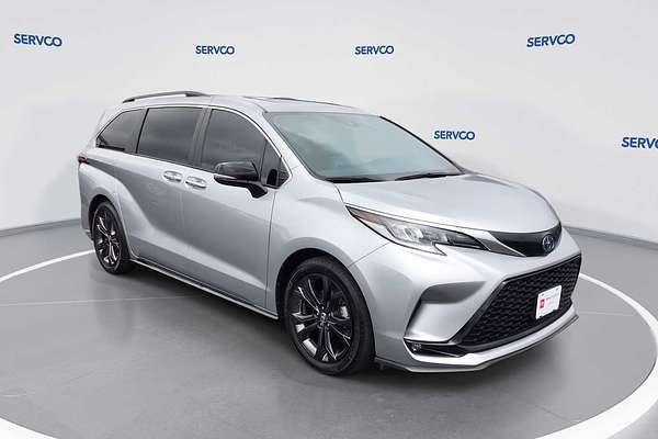 2024 Toyota SIENNA XSE