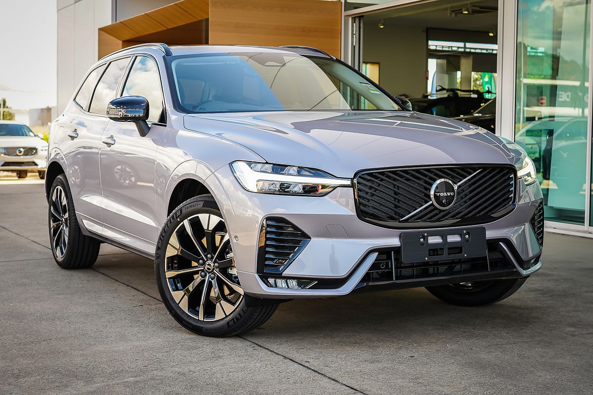 2026 Volvo XC60 Ultra B5 Dark