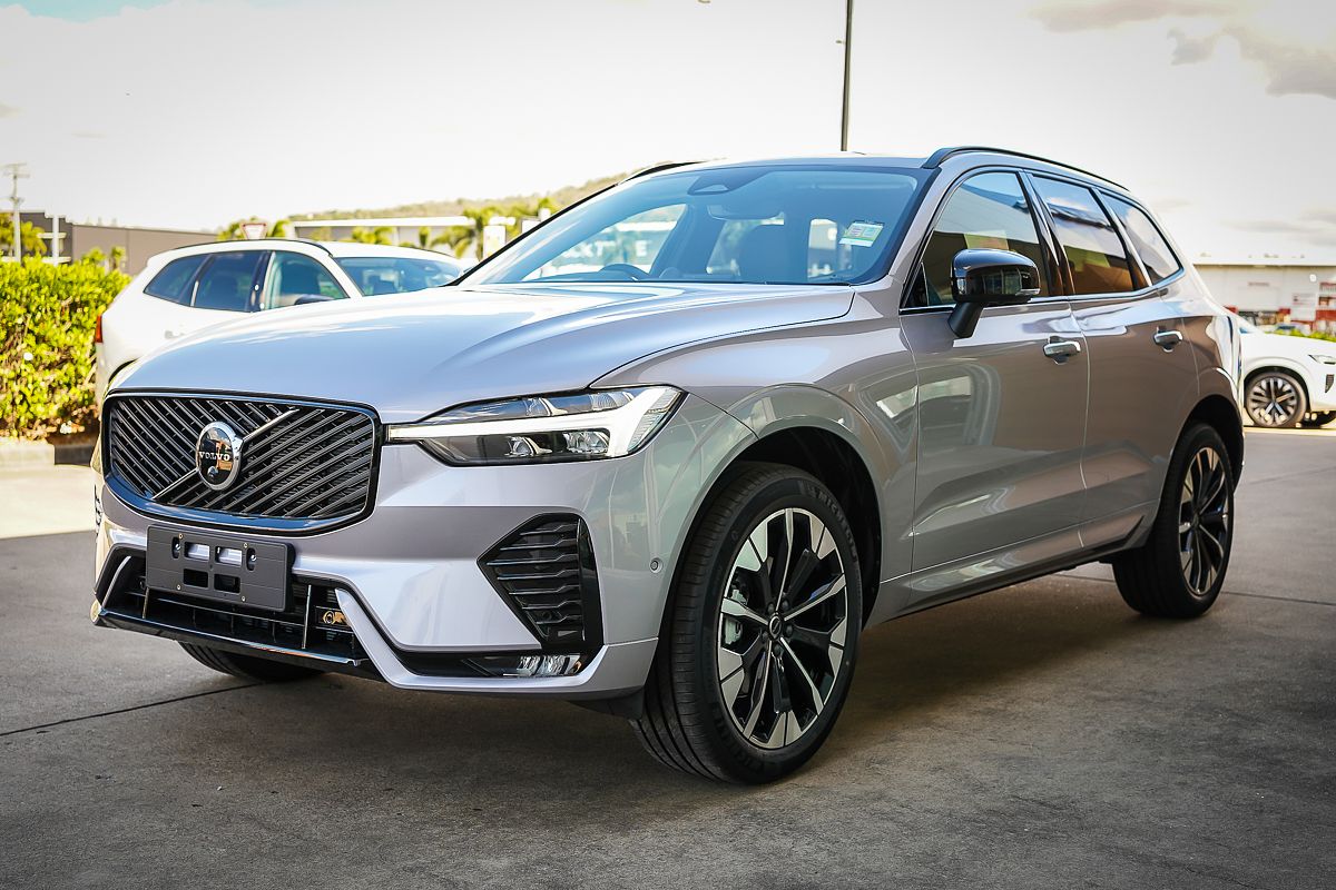 2026 Volvo XC60 Ultra B5 Dark