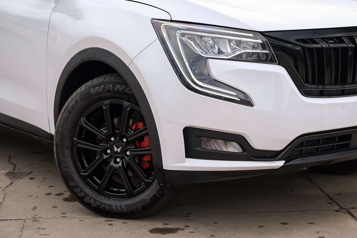 2025 Mahindra XUV700 AX7L