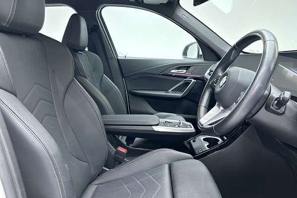 2023 BMW X1 sDrive18i U11 thumb-12
