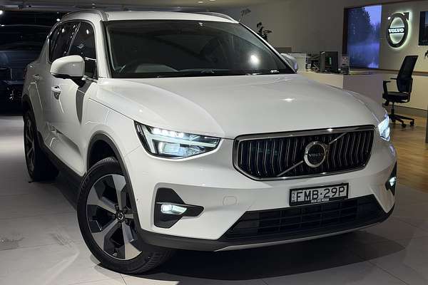 2024 Volvo XC40 Ultimate B4 Bright