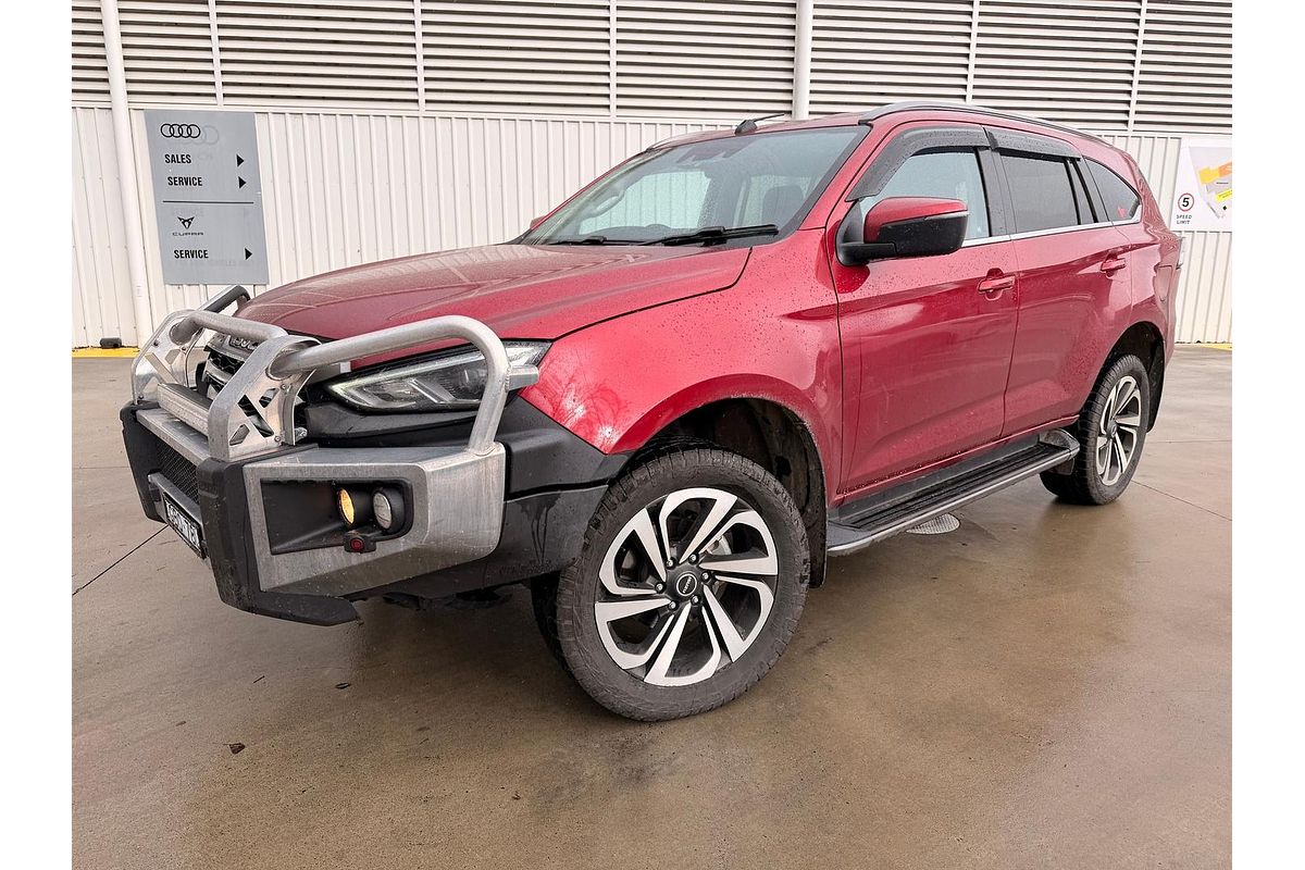 2022 Isuzu MU-X LS-T