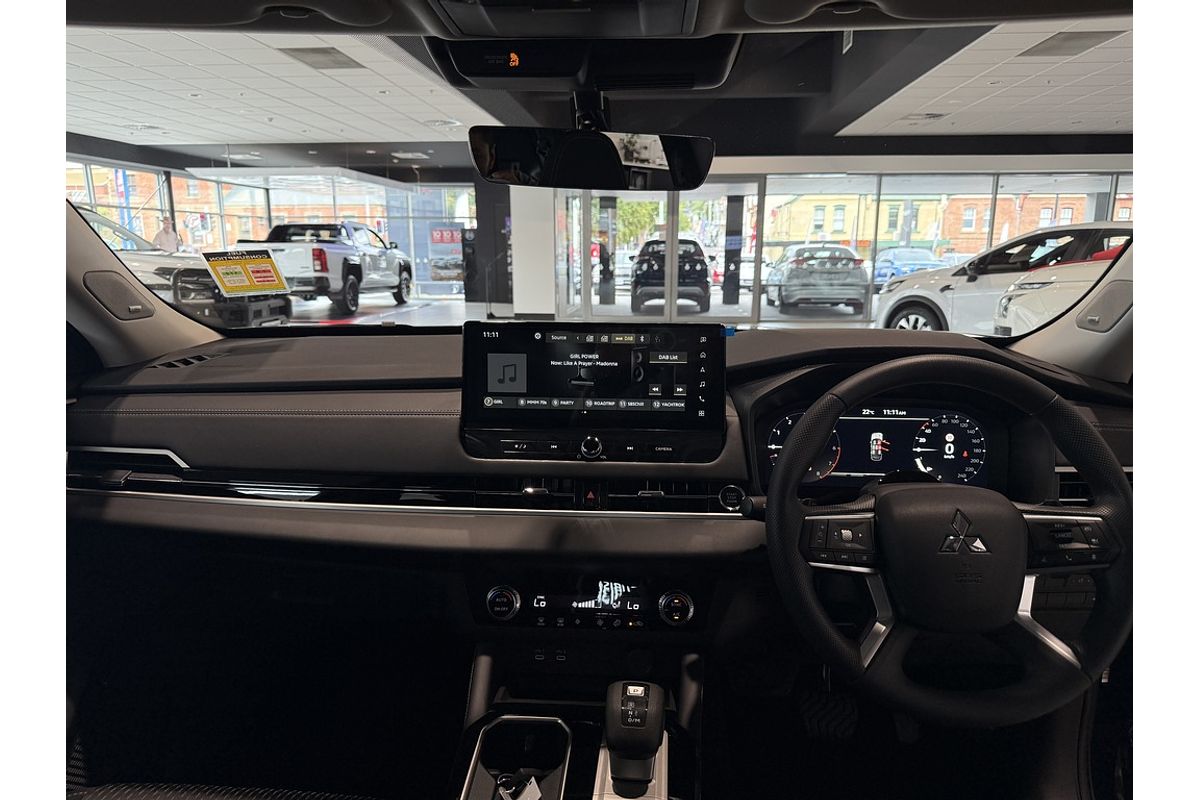 2026 Mitsubishi ZM Outlander ES 2.5L CVT 2WD 5ST