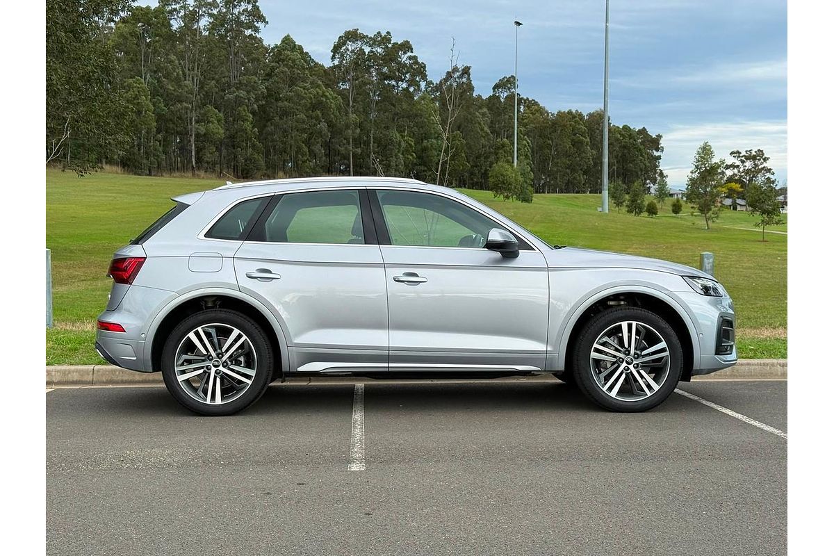 2024 Audi Q5 40 TDI Sport FY