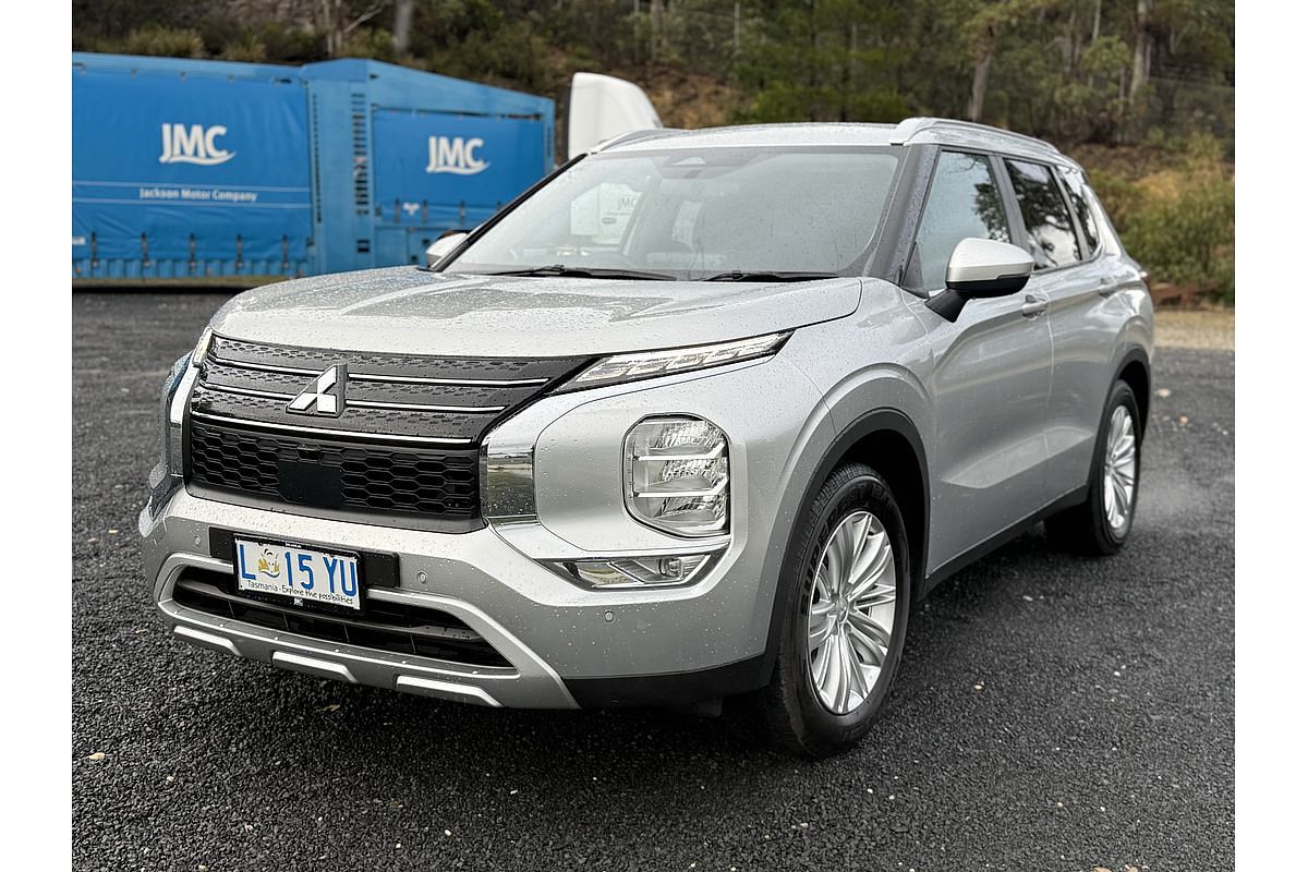 2024 Mitsubishi Outlander LS ZM
