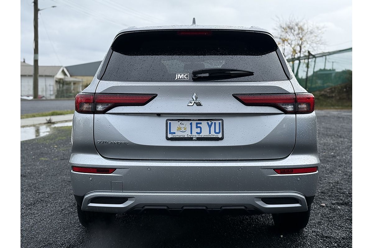 2024 Mitsubishi Outlander LS ZM