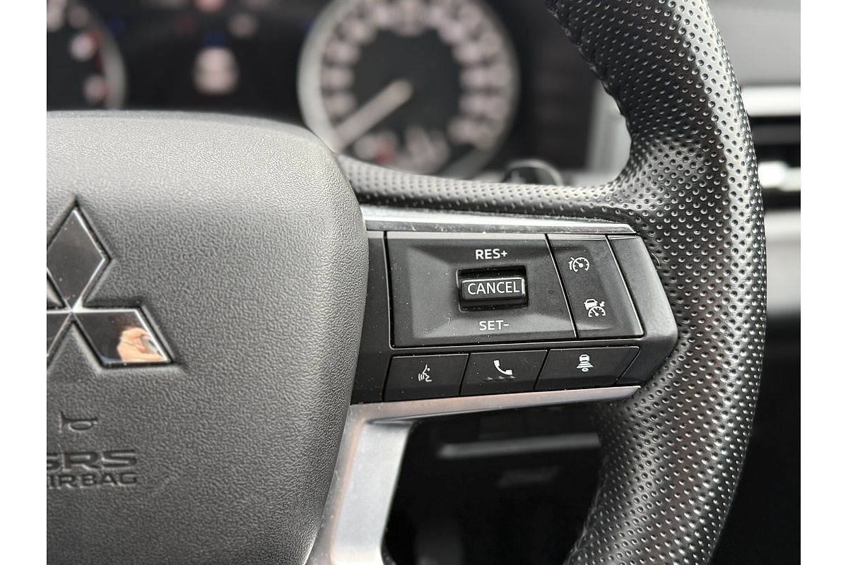 2024 Mitsubishi Outlander LS ZM