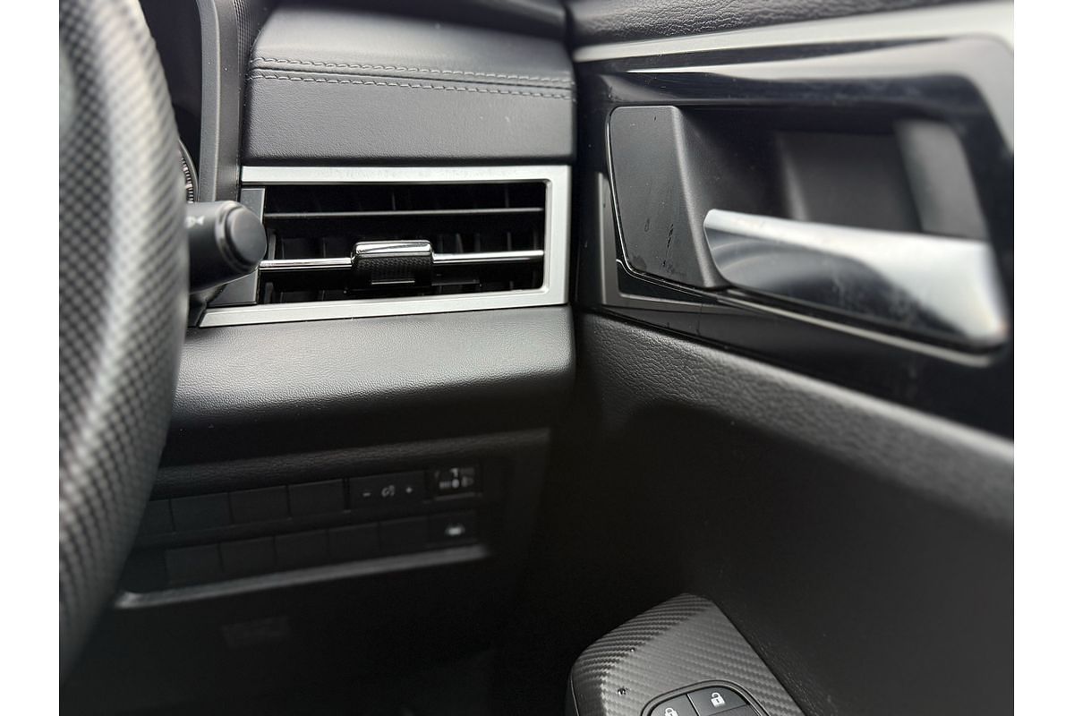 2024 Mitsubishi Outlander LS ZM
