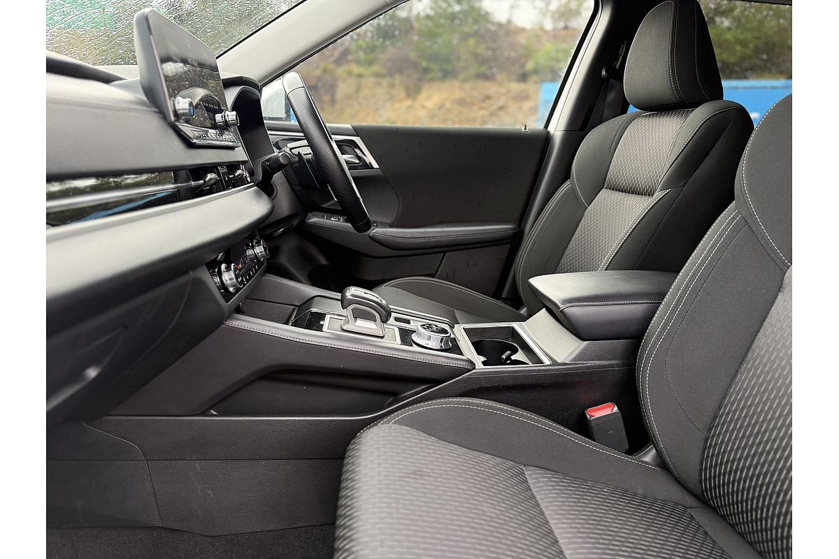 2024 Mitsubishi Outlander LS ZM