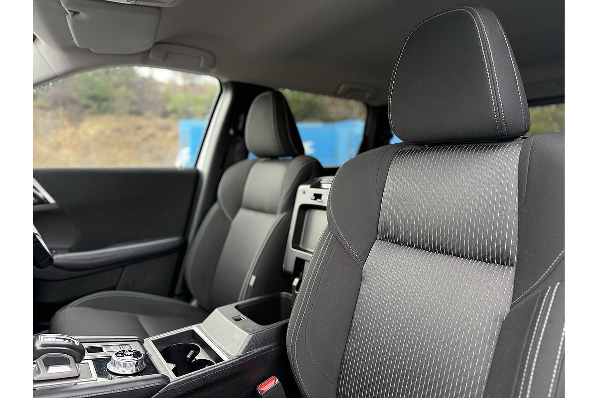 2024 Mitsubishi Outlander LS ZM