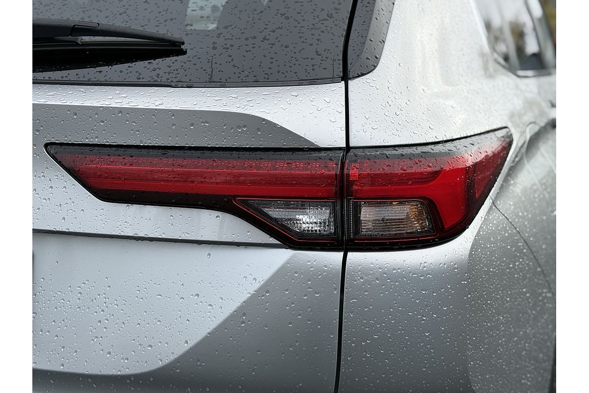 2024 Mitsubishi Outlander LS ZM