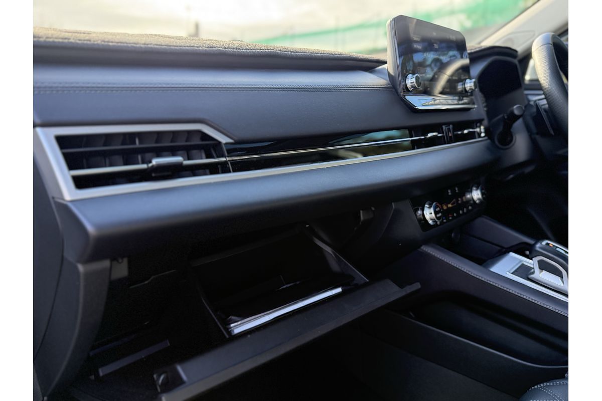 2023 Mitsubishi Outlander Exceed ZM