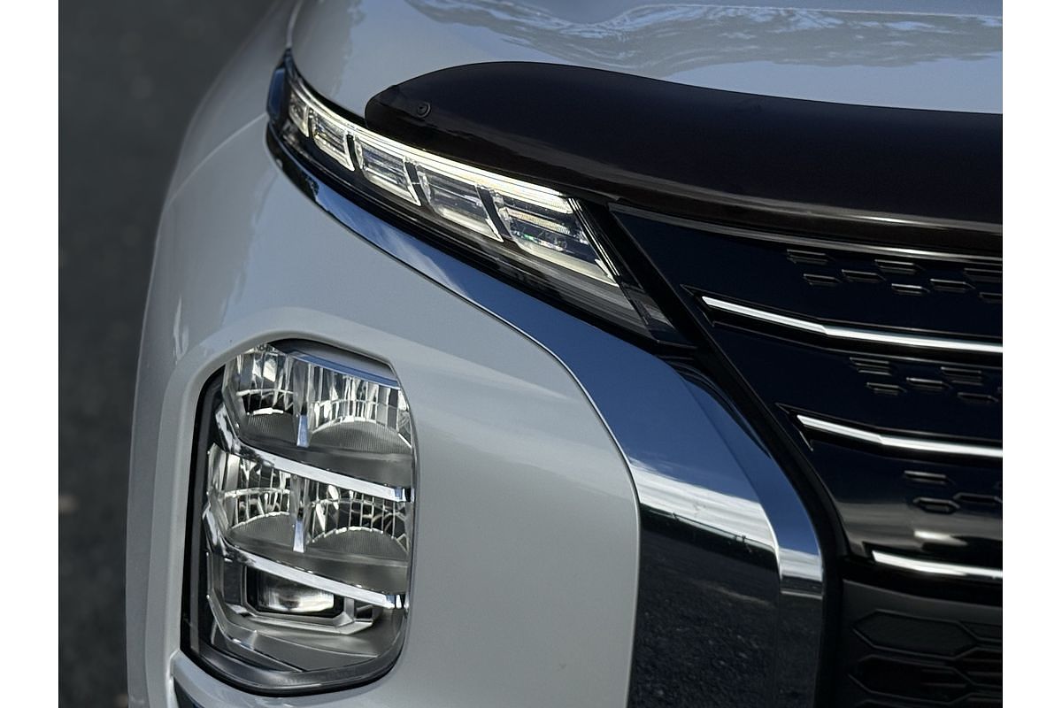 2023 Mitsubishi Outlander Exceed ZM
