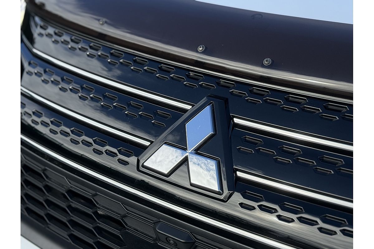 2023 Mitsubishi Outlander Exceed ZM