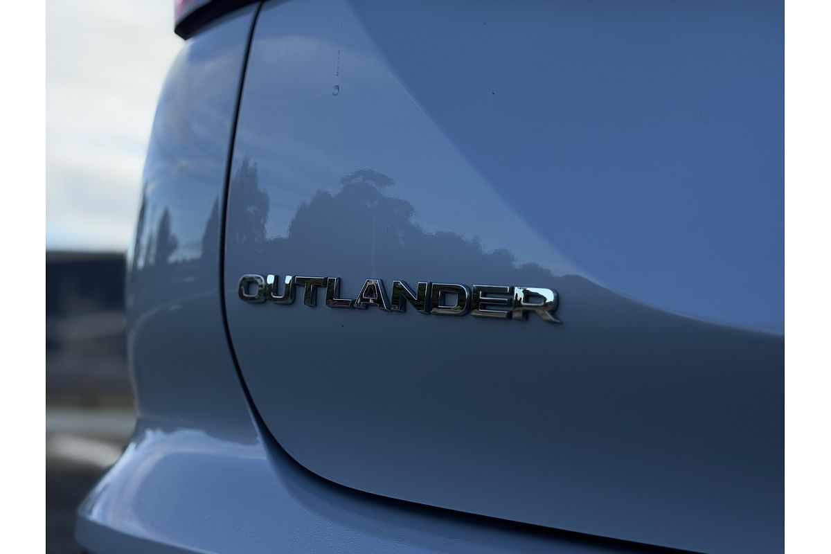 2023 Mitsubishi Outlander Exceed ZM