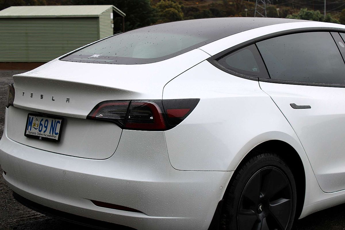 2022 Tesla Model 3 Rear-Wheel Drive