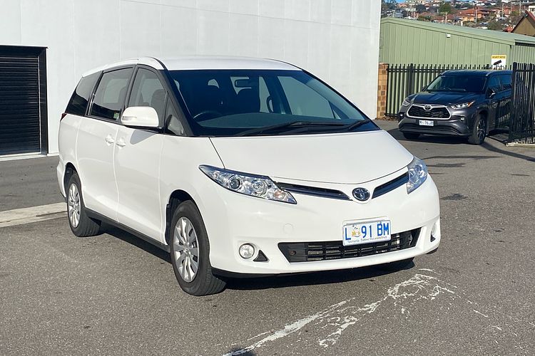 2015 Toyota Tarago GLi ACR50R