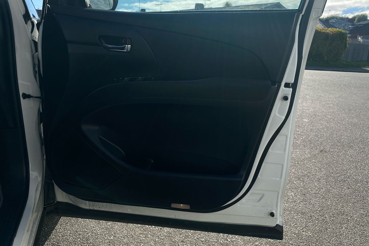 GLI 2.4L Petrol CVT People Mover GLI 2.4L Petrol CVT People Mover