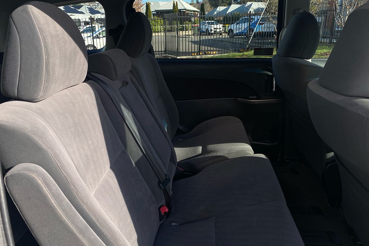 GLI 2.4L Petrol CVT People Mover