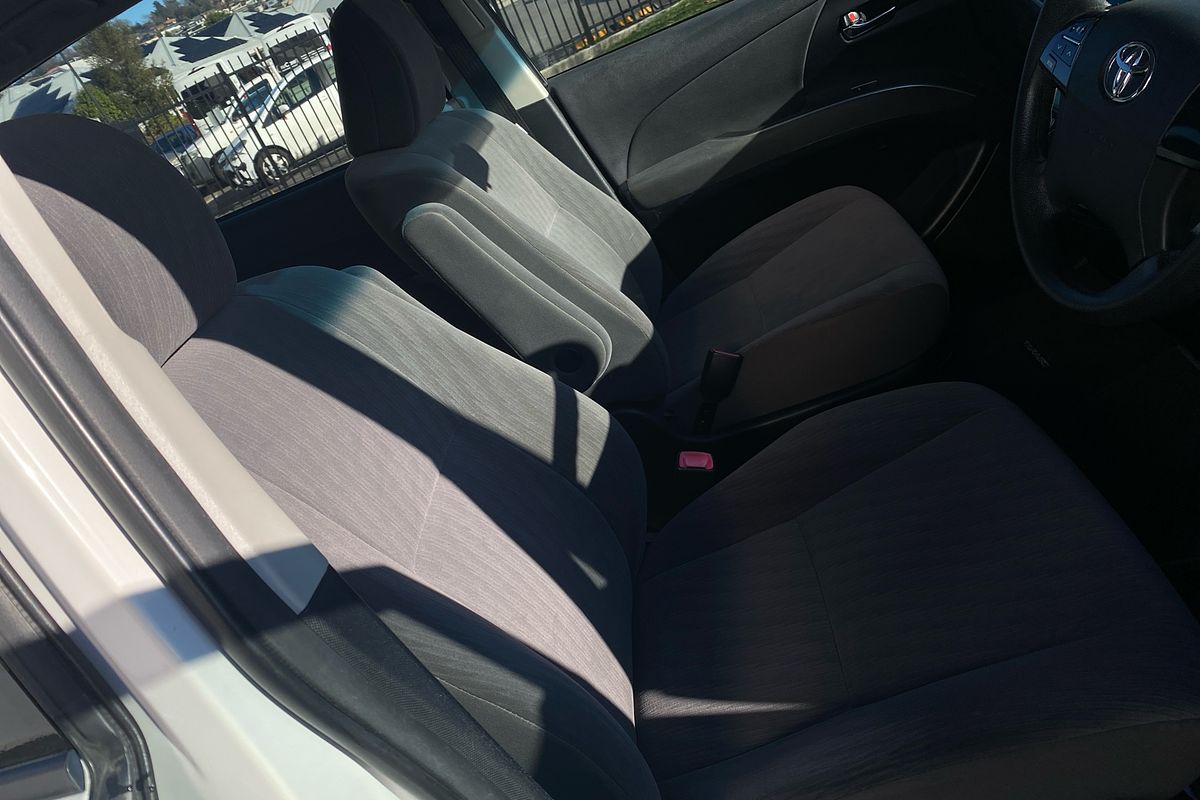 GLI 2.4L Petrol CVT People Mover