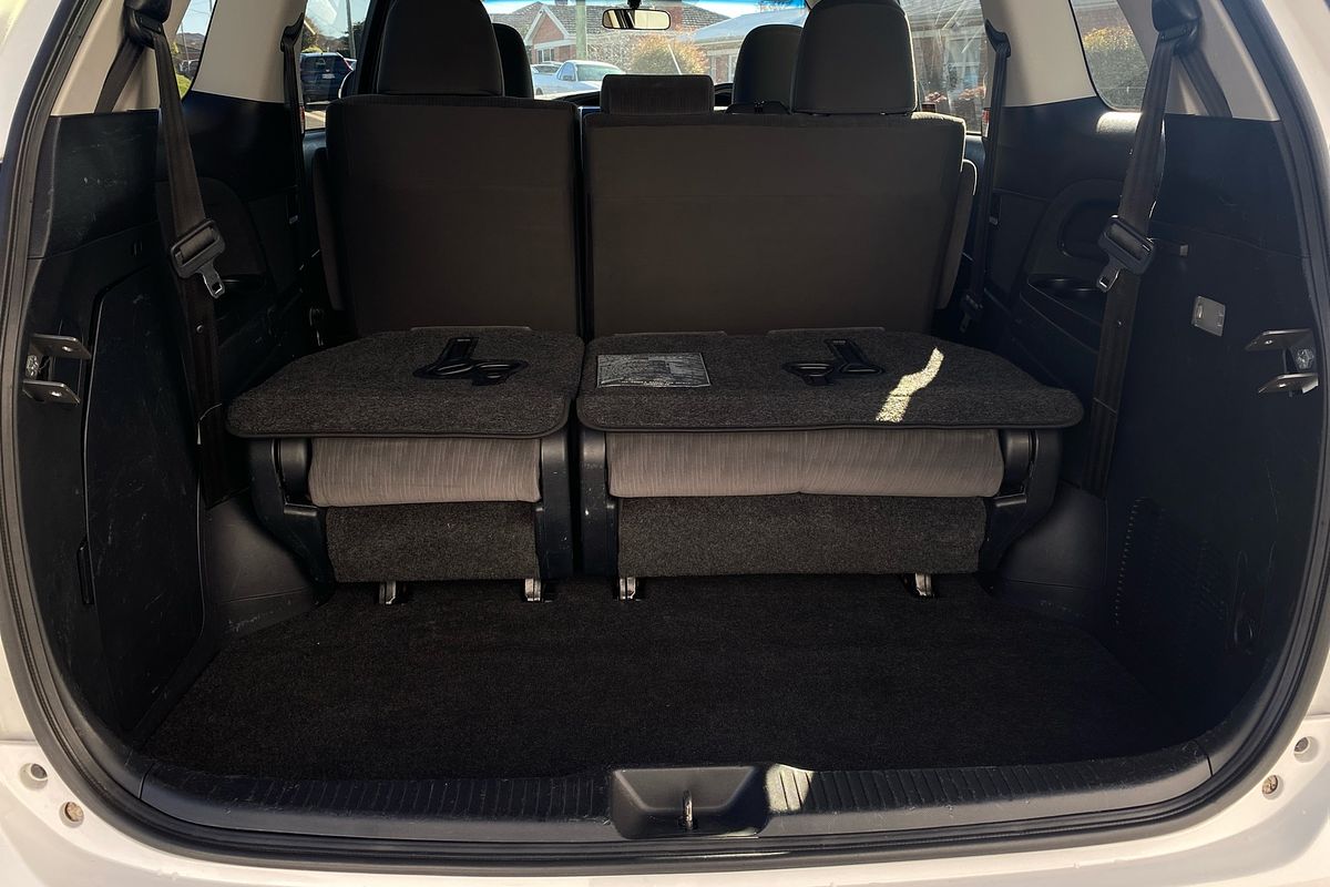 GLI 2.4L Petrol CVT People Mover