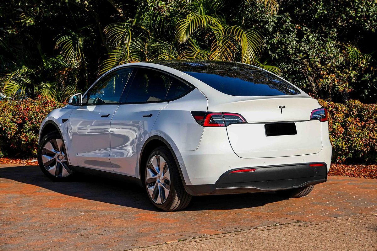 2023 Tesla Model Y Rear-Wheel Drive