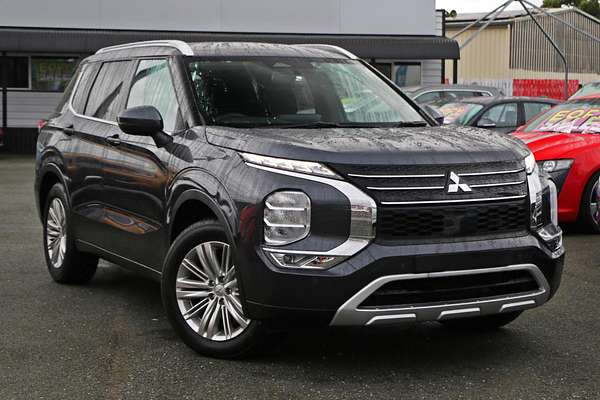 2024 Mitsubishi Outlander LS ZM