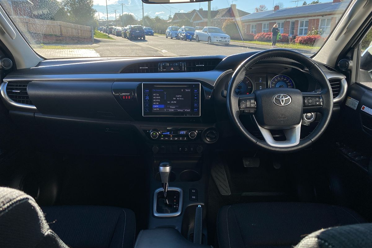 Hilux 4x4 SR5 2.8L T Diesel Automatic Double Cab 1Y46290 004 Hilux 4x4 SR5 2.8L T Diesel Automatic Double Cab 1Y46290 004