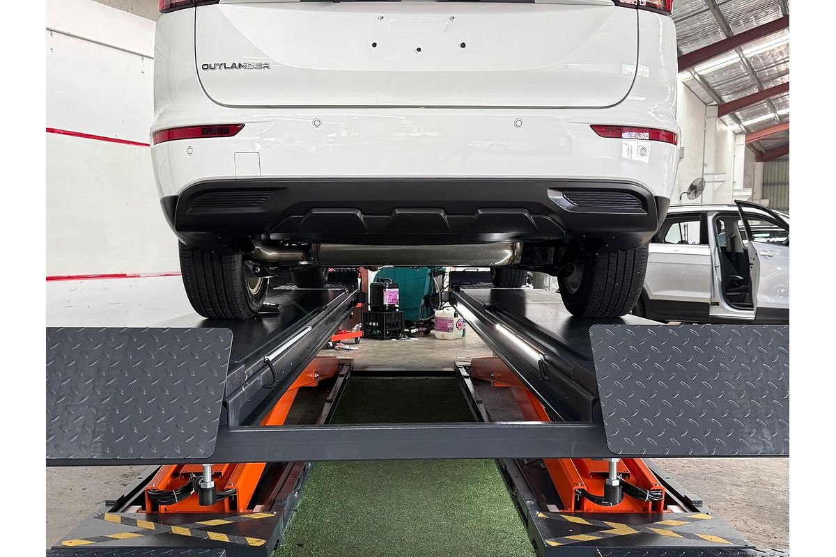 2024 Mitsubishi Outlander ES ZM