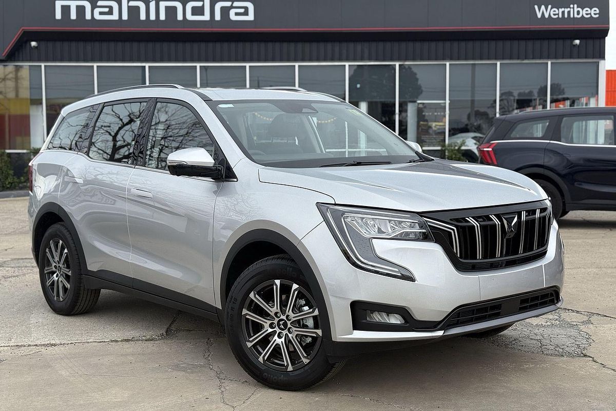 2025 Mahindra XUV700