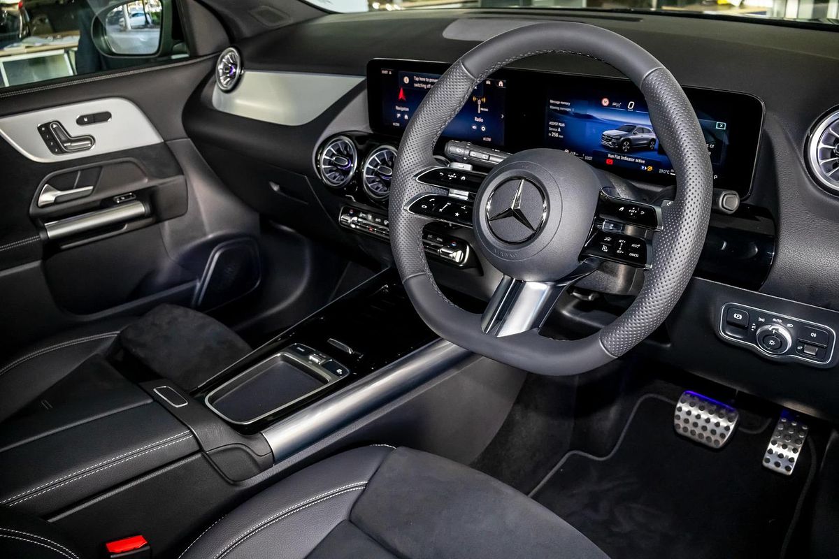 H247 806+056MY GLA200 Special Ed WAG DUAL 7sp