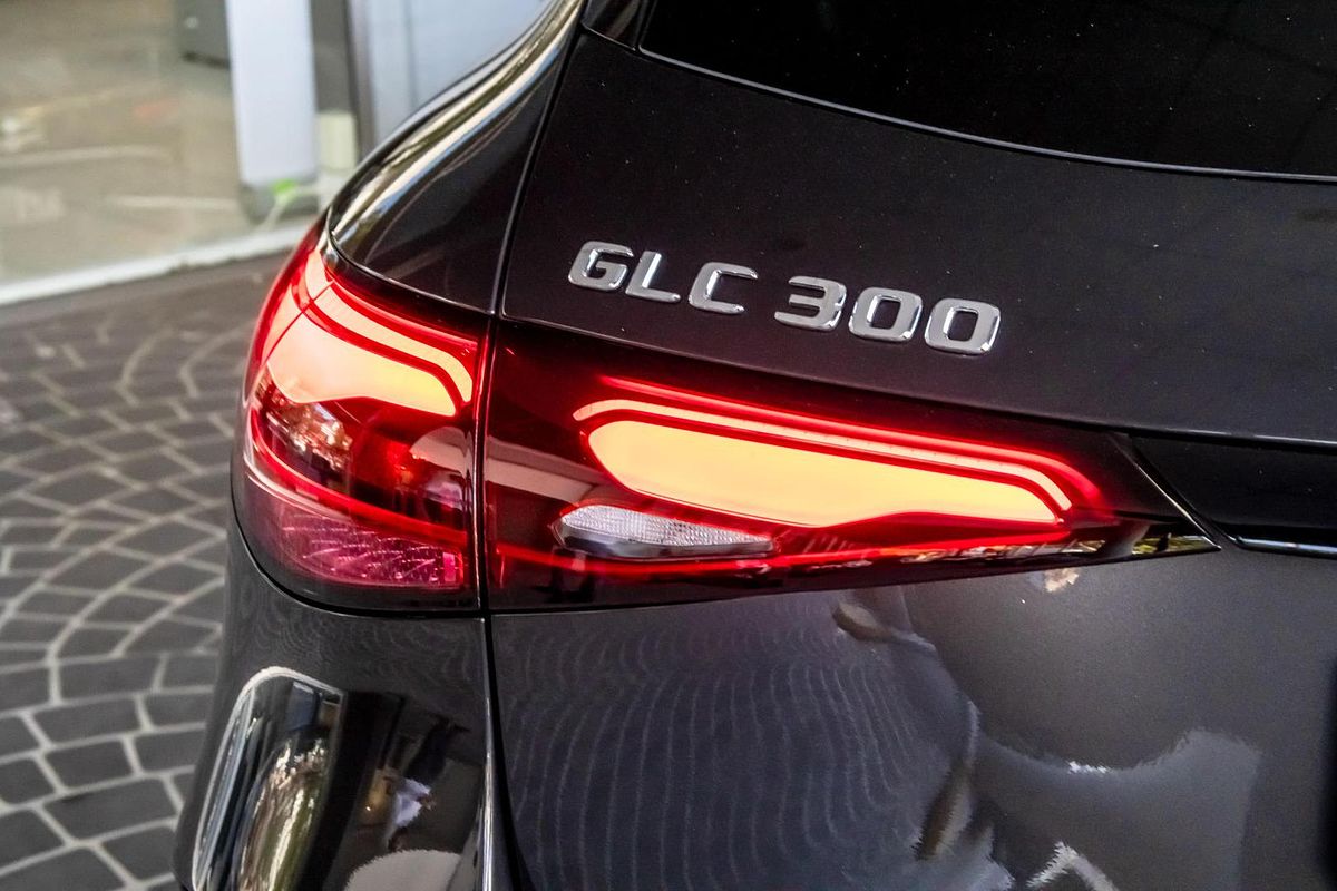 X254 806+056MY GLC300 WAG 9G 9 sp 2.0T/17kW