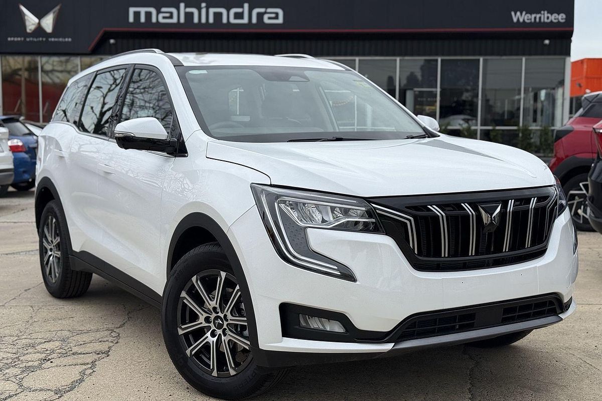 2025 Mahindra XUV700