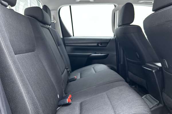 2022 Toyota Hilux SR GUN126R 4X4 thumb-11