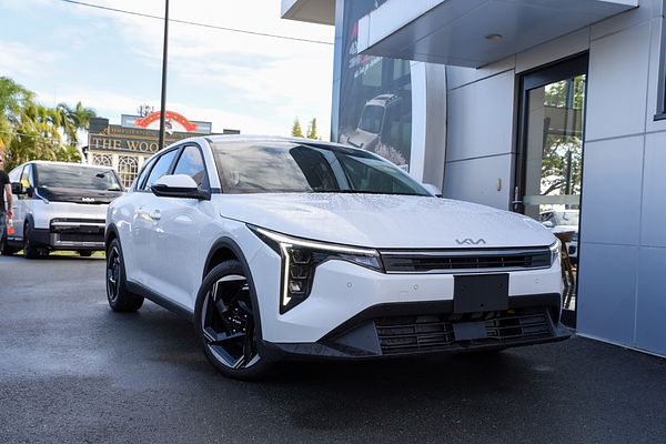 2025 Kia K4 Sport CL4m thumb-0