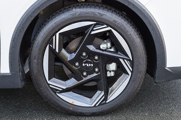 2025 Kia K4 Sport CL4m thumb-3