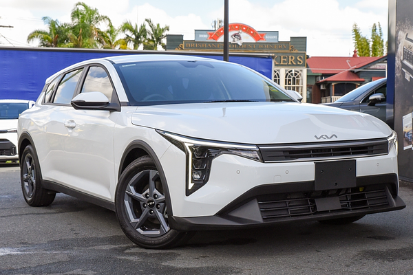2025 Kia K4 S CL4m thumb-0