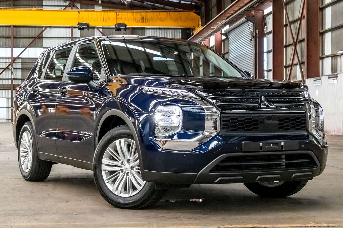 2025 Mitsubishi Outlander ES ZM