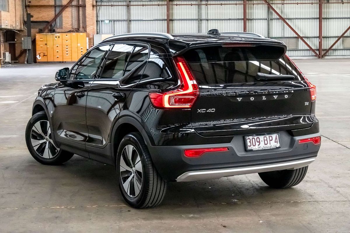 2021 Volvo XC40 T4 Momentum