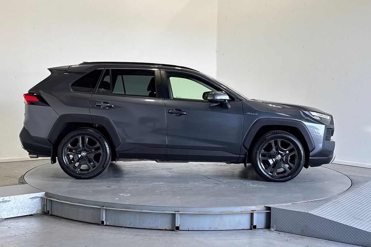 2024 Toyota RAV4 EDGE (AWD) HYBRID AXAH54R