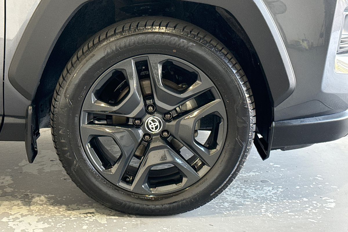 2024 Toyota RAV4 EDGE (AWD) HYBRID AXAH54R