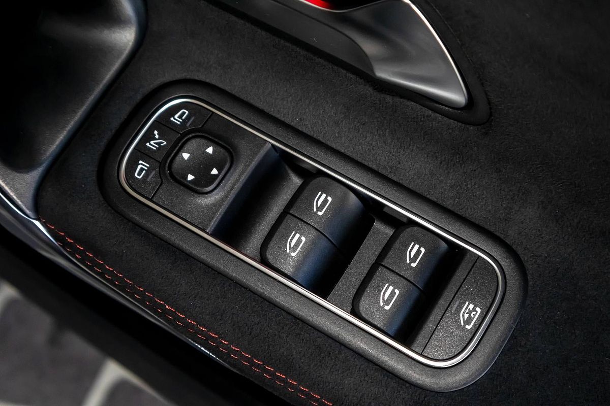 C118 806MY CLA45 AMG Edition R CPE SSD 8sp 2